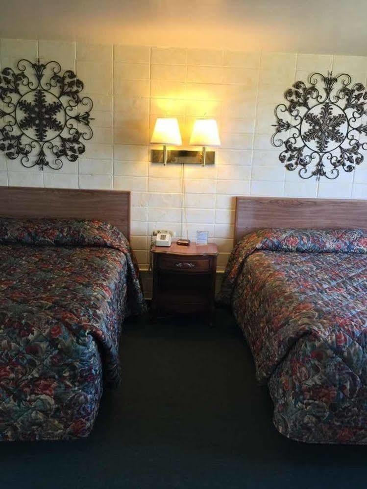 Holiday Lodge Motel 兰德 外观 照片